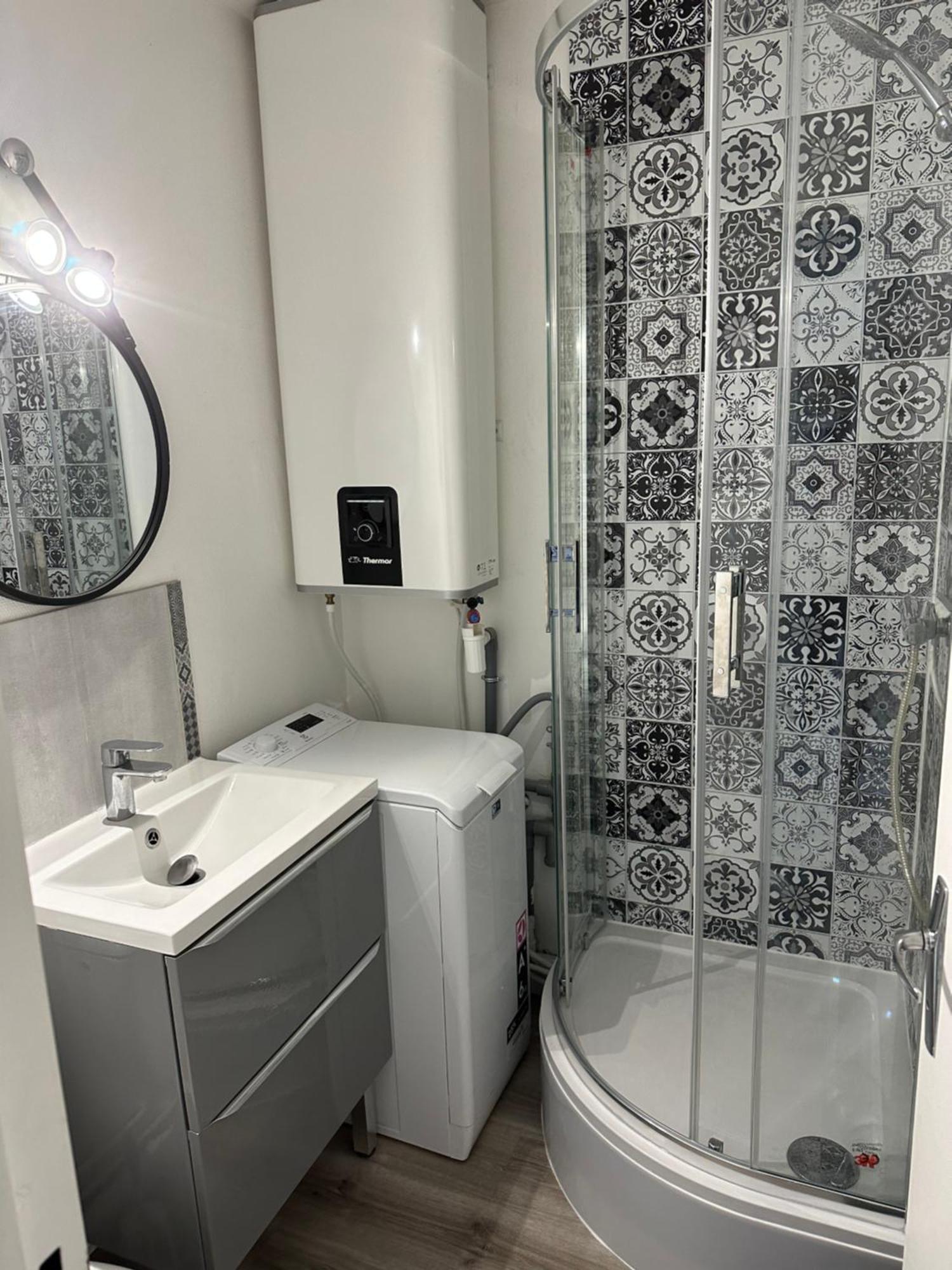 2 Pieces Centre Et Appartement *